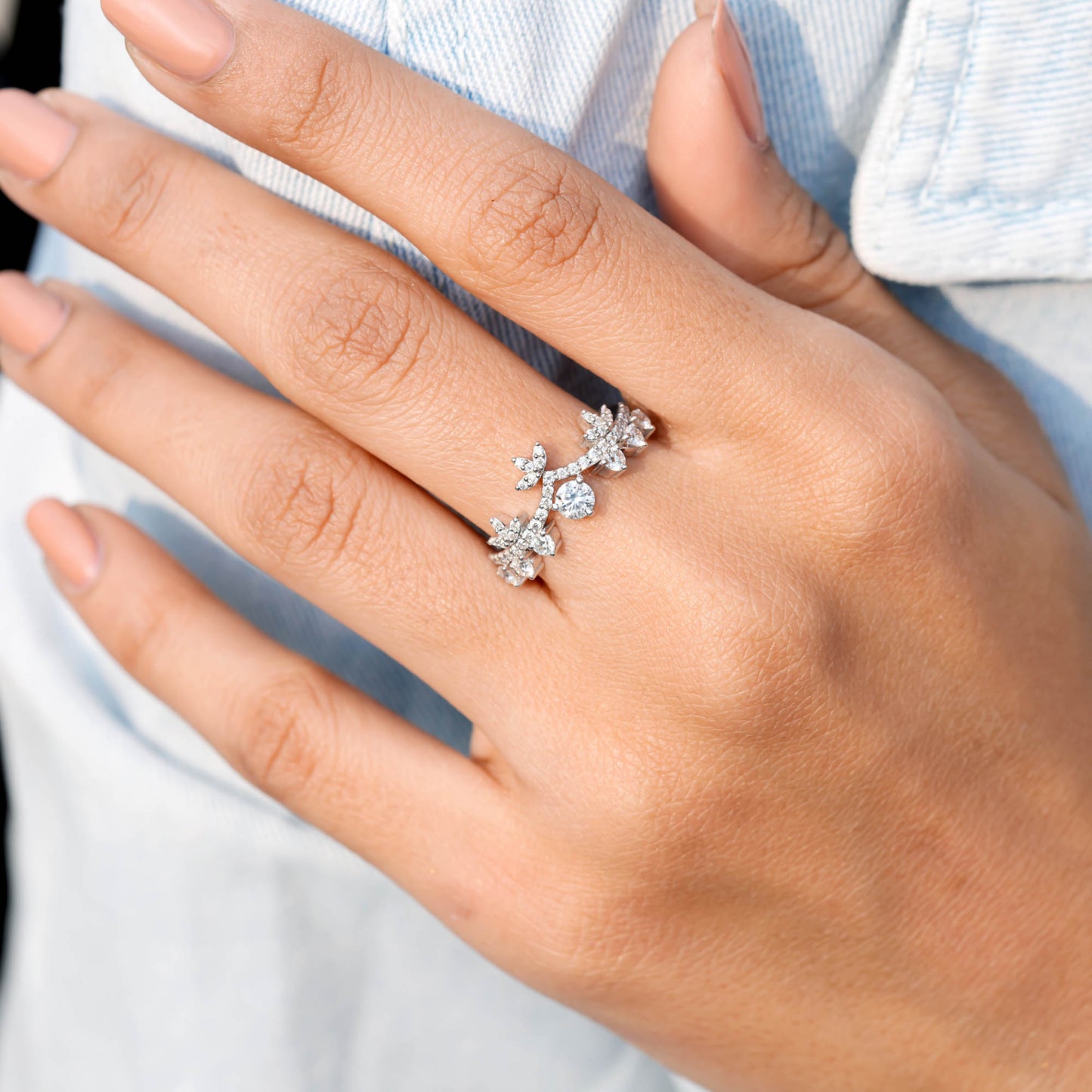 0.90 Carat Round Cut Moissanite Diamond Engagement Ring