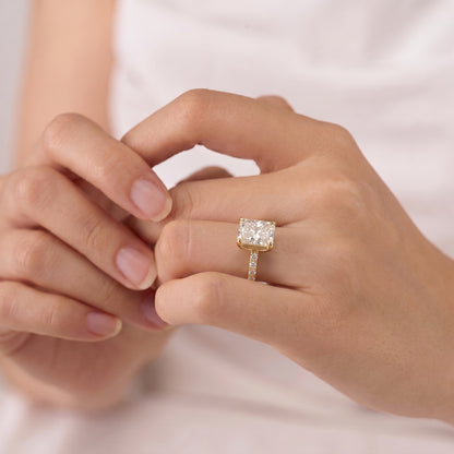 2.5 Carat Radiant Cut Moissanite Diamond Engagement Ring with Pavé Band