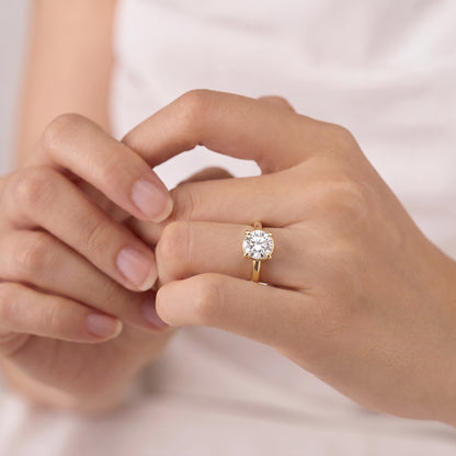 1.5 Carat Round Cut Solitaire Moissanite Diamond Engagement Ring