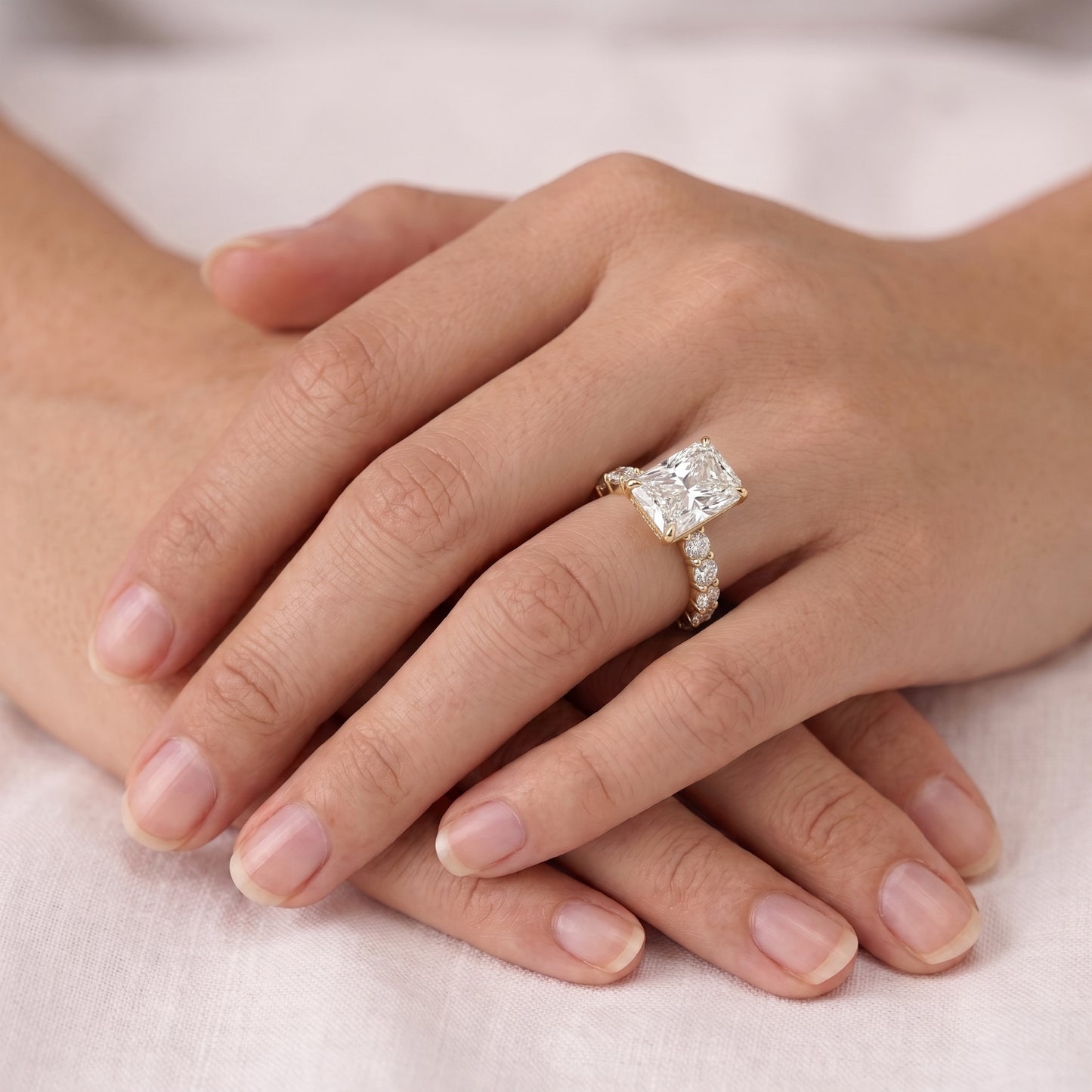 1.5 Carat Radiant-Cut Moissanite Diamond Engagement Ring with Pavé Band