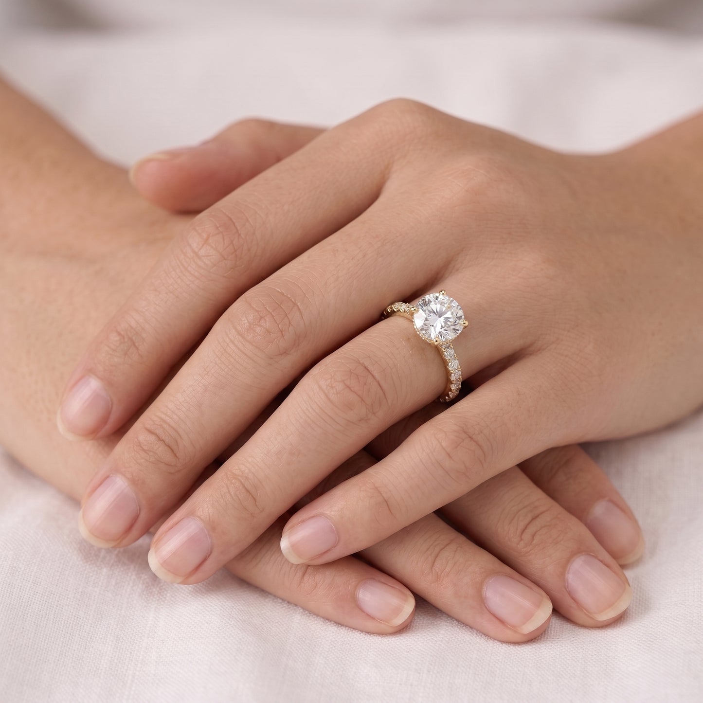 1.5 Carat Round-Cut Moissanite Diamond Engagement Ring with Pavé Band