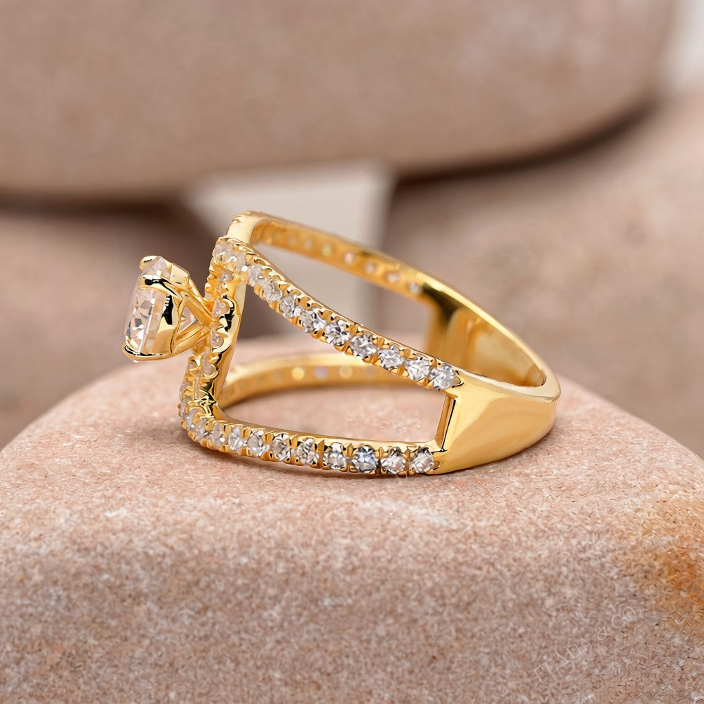 1 Carat Center Round Cut Moissanite Diamond Engagement Ring