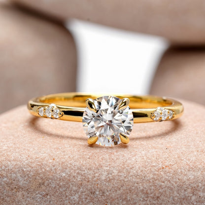 1 Carat Center Round Cut Moissanite Diamond Engagement Ring