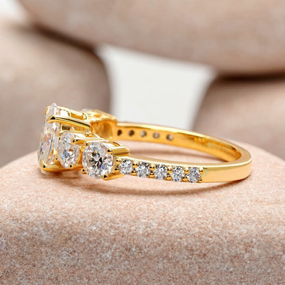 1 Carat Center Oval Cut Colorless Engagement Ring