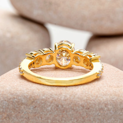 1 Carat Center Oval Cut Colorless Engagement Ring