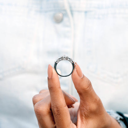 1 Carat Center Oval Cut Colorless Engagement Ring