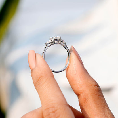 1 Carat Center Oval, Heart Cut Moissanite Diamond Engagement Ring