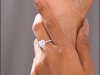 1 Carat Center Heart Cut Moissanite Diamond Engagement Ring