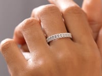 0.90 Carat Round Cut Moissanite Diamond Engagement Ring