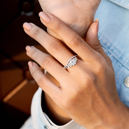 1.5 Carat Center Round Cut Moissanite Diamond Ring with Curved Band