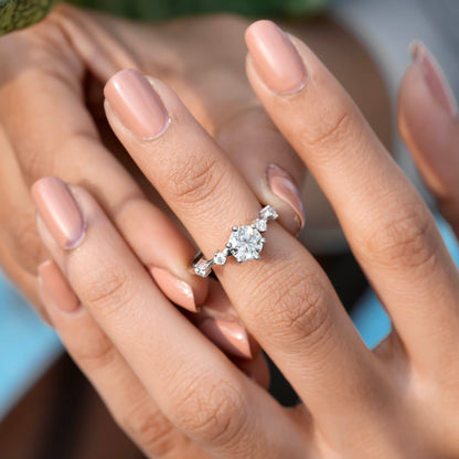 1 Carat Center Round Cut Moissanite Diamond Engagement Ring