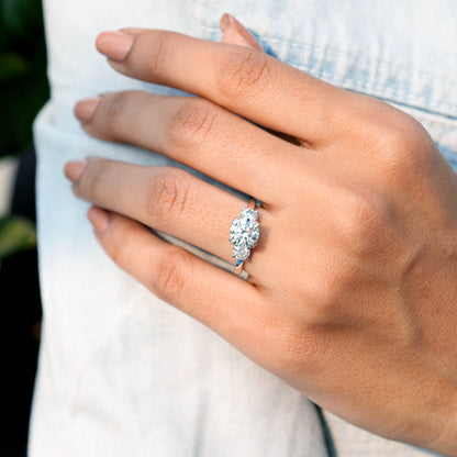 1.5 Carat Center Round Cut Moissanite Diamond Engagement Ring