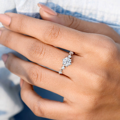 1 Carat Center Round Cut Moissanite Diamond Engagement Ring