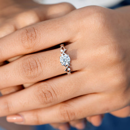 1 Carat Center Round Cut Moissanite Diamond Engagement Ring
