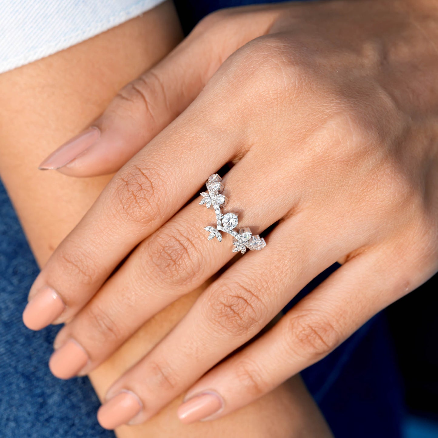 0.90 Carat Round Cut Moissanite Diamond Engagement Ring